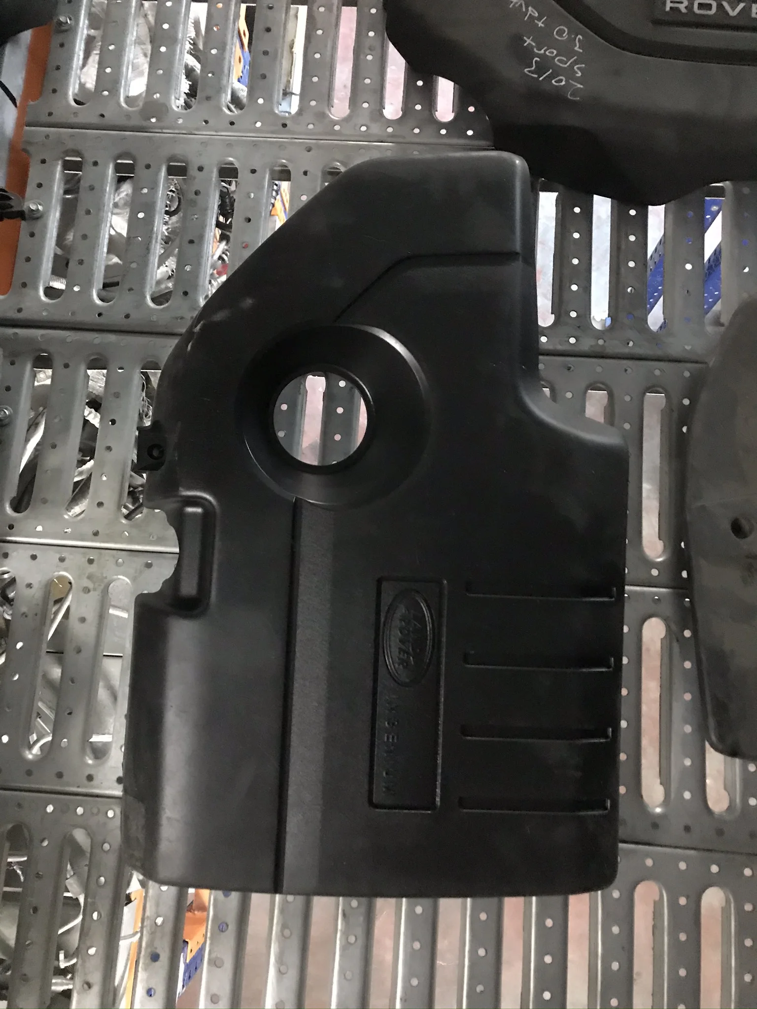 Land Rover Motor Üst Kapağı - Çıkma Orijinal -Akustik Kapak